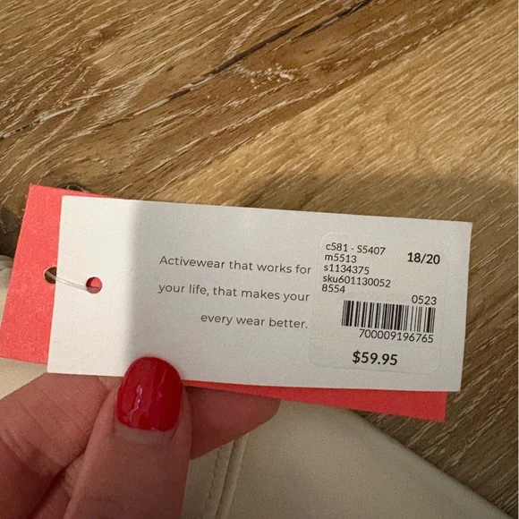 LIVI by Lane Bryant Knit Trouser Skort with 5” Inseam Shorts NWT in Birch Cream - Picture 5 of 13